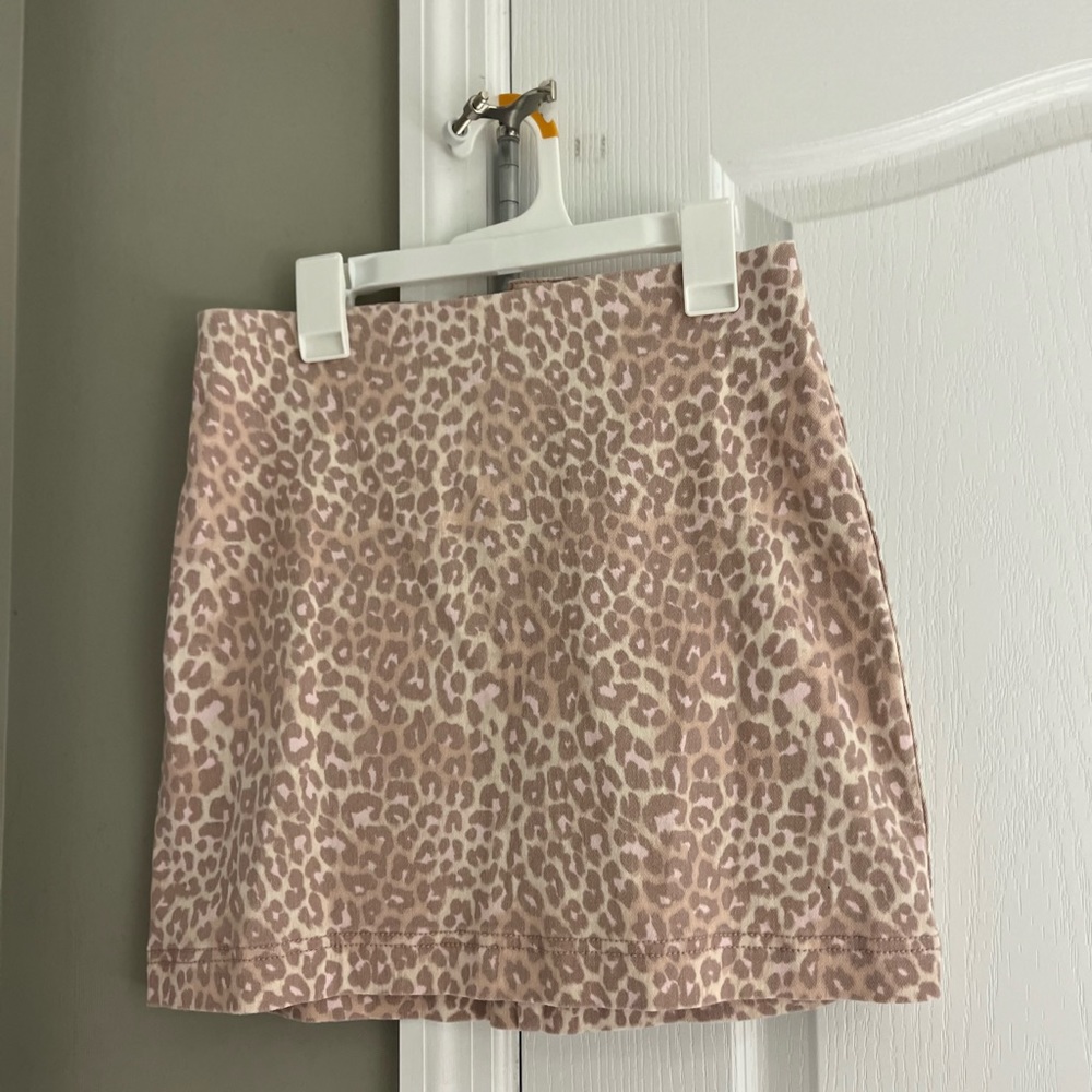 Leopard skirt